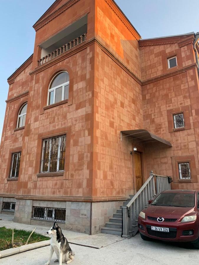 Red Castle Ξενοδοχείο Γιερεβάν Εξωτερικό φωτογραφία